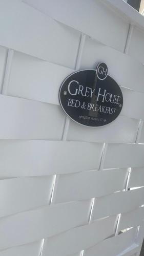 Grey House Bed & Breakfast - Accommodation - Latina