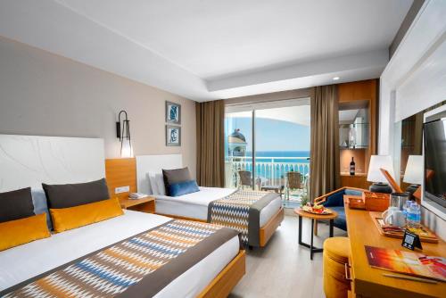 Double or Twin Room with Side Sea View