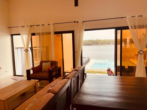 Villa Assinie Bord de Lagune in Assinie-Mafia