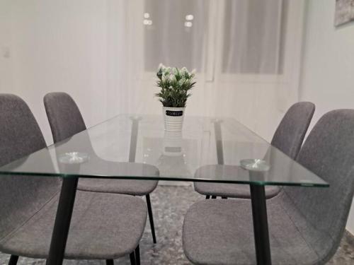 Altamira White & Bright in Poligono de San Isidro