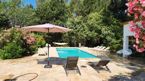 La Bastide Blanche Magnifique villa 5 étoiles 5 chambres et piscine privée sur 6500 m VAR - Accommodation - Lorgues