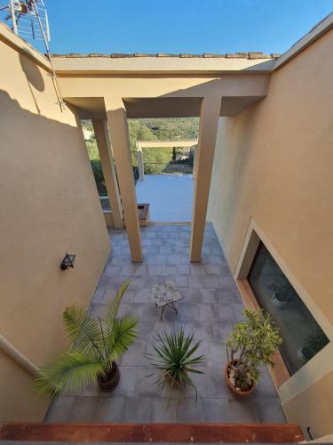 شرفة/ تراس, The House in ألجايدا