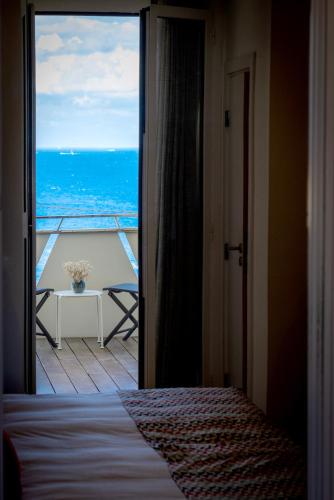 Pogled, Hotel Mediterranee in Calvi