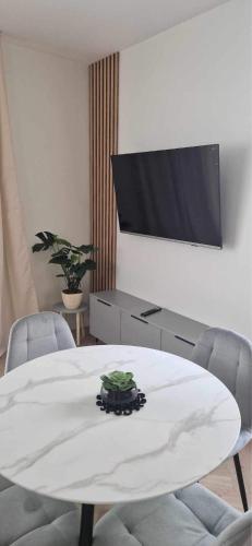 Вітальня, Apartament Szmaragdowy. in Седльце