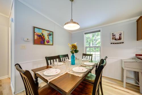 North Carolina Home Near Mountain Biking and Fishing in Pisgah Forest, USA
