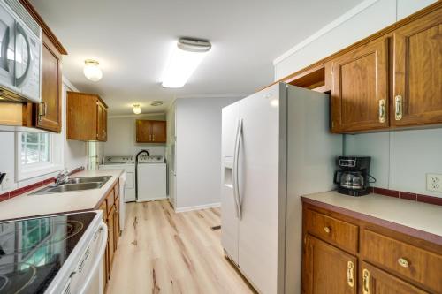 North Carolina Home Near Mountain Biking and Fishing in Pisgah Forest, USA
