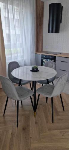 кухня, Apartament Szmaragdowy. in Седльце