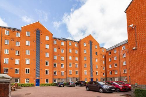 For Students Only - Park Court in Lincoln