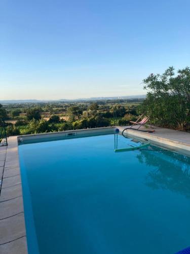 MAS PROVENCAL AVEC PISCINE gîte à louer Vénéjan