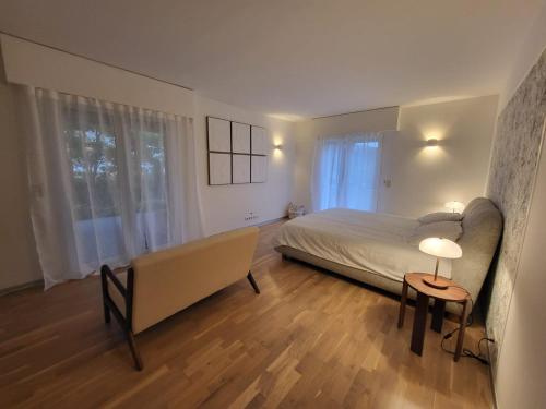 Rez-de-Villa "Clos Saint-Sauveur" modern and chic, 160m2, swimming pool, terrace in Maure