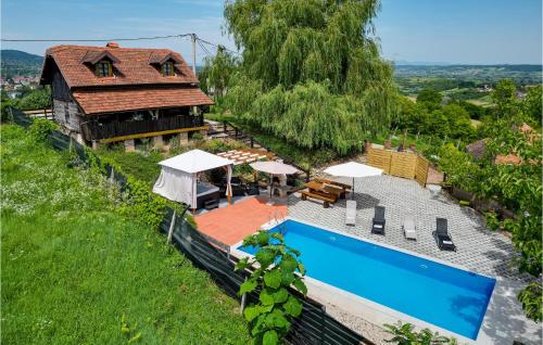 B&B Sveti Ivan Zelina - Nice Home In Sveti Ivan Zelina With Wifi, Outdoor Swimming Pool And Jacuzzi - Bed and Breakfast Sveti Ivan Zelina