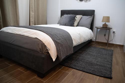 Glamorous, Renovated 3-Bedroom Apt in Nicosia, Никосия (фото 7)