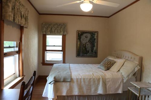Historic Home with Outdoor Hot Tub Near Downtown in Public Transportation Hub