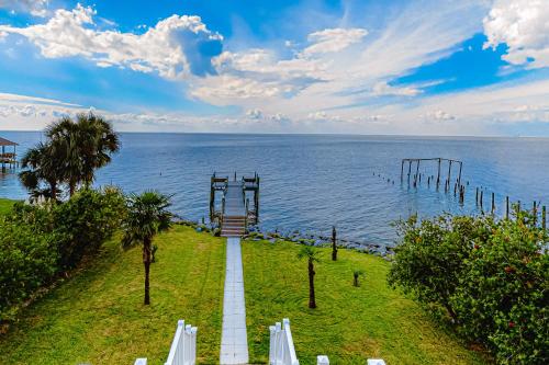 Serenity On The Bay