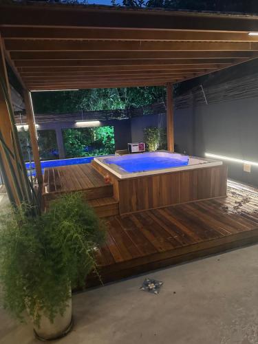 Casa térrea com acessibilidade em Juquehy com piscina climatizada e hidromassagem