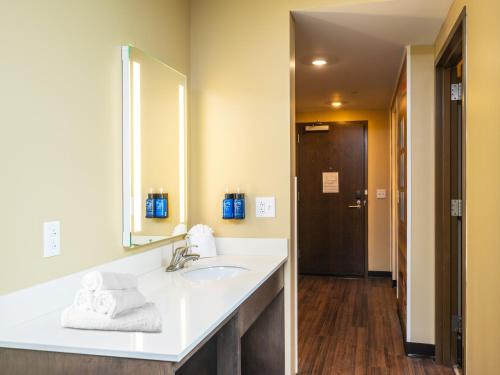 Country Cascades Waterpark Resort - image 8