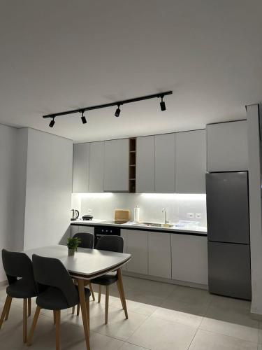Konyha, EME APARTMENTS - Kompleksi San Pietro, Gjiri i Lalzit in Plazhi San Pietro