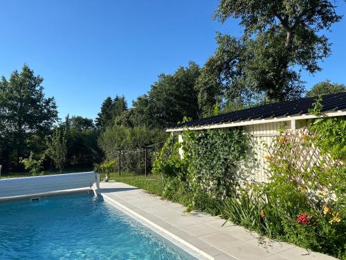 Chambre d’hôtes avec piscine - Chambre d'hôtes - Éguzon-Chantôme