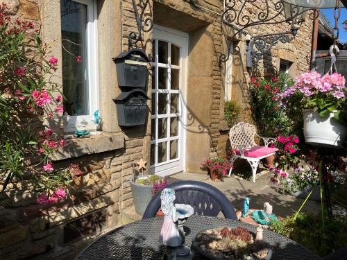 Ferienwohnung im Grünen mit Terrasse EG