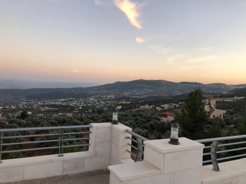 Apkārtne, The Pine Tree Chalet in Jerash