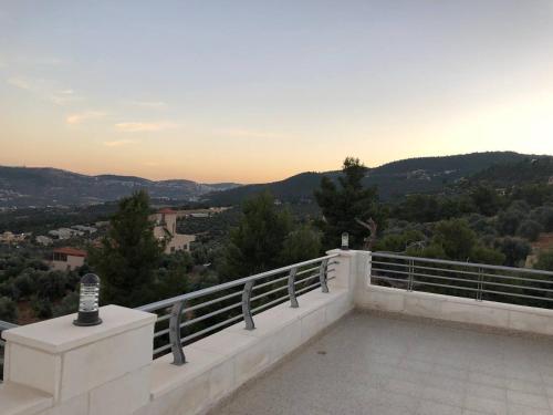Balkons/terase, The Pine Tree Chalet in Jerash