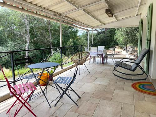 Balkons/terase, Gîte avec jacuzzi, et accès privé à la rivière (Gite avec jacuzzi, et acces prive a la riviere) in Ladern-sur-Lauquet