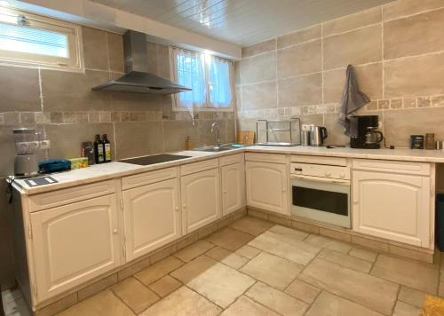 Appartement avec accès privé à la rivière (Appartement avec acces prive a la riviere) in Ladern-sur-Lauquet