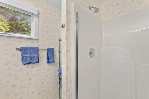 Glen Lake Ridge - image 13