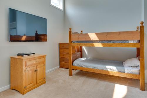 Lincoln Condo with Balcony and Mtn Views and Resort Perks - image 10