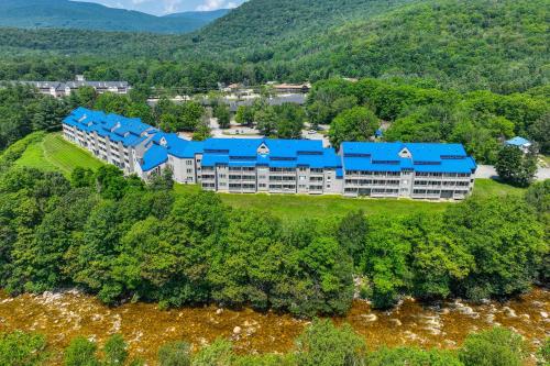 Lincoln Condo with Resort Amenities and Mountain Views