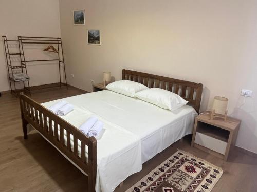 Irena and Papi's warm apartment, Tirana (photo 9)