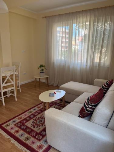 Irena and Papi's warm apartment, Tirana (photo 5)