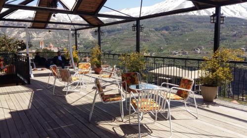 Hotel Chbat in Бчарре