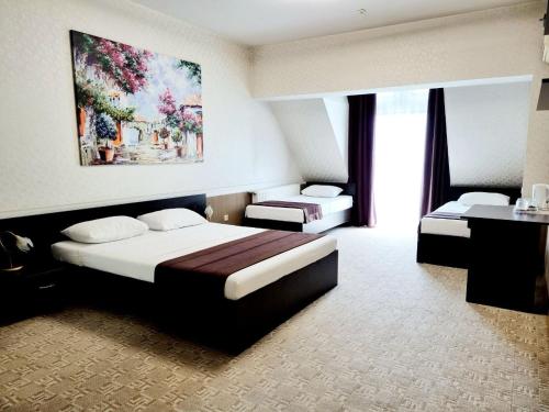 TipTop Hotel - main image
