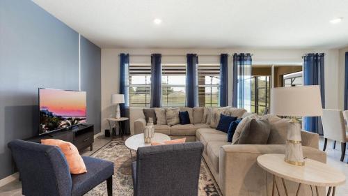 7 Bed Private Pool Home In Solterra Resort home in Davenport, USA