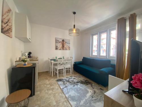 One-Bedroom Apartment image 10