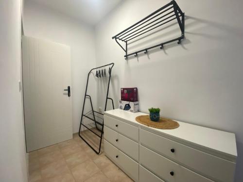 One-Bedroom Apartment image 9