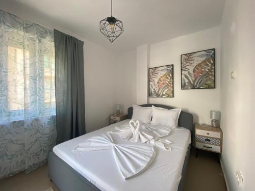 One-Bedroom Apartment image 7