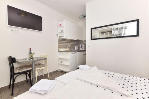 Apartments Bernarda - image 2