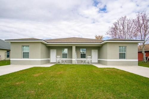 Luxury and tranquility, In the Heart of Poinciana, just 30 min from Disney!