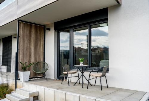 FREE PARKING- Newly built Apartment, Прага (фото 11)