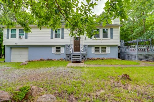 Albrightsville Home with Hot Tub - Near Big Boulder!