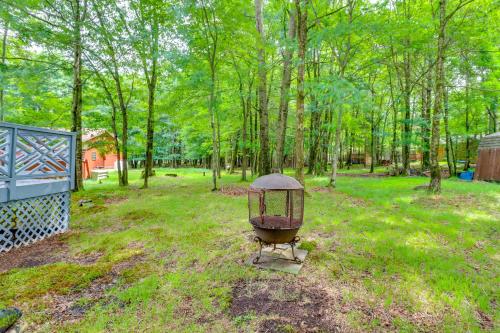 Albrightsville Home with Hot Tub - Near Big Boulder!