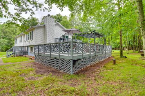 Albrightsville Home with Hot Tub - Near Big Boulder!