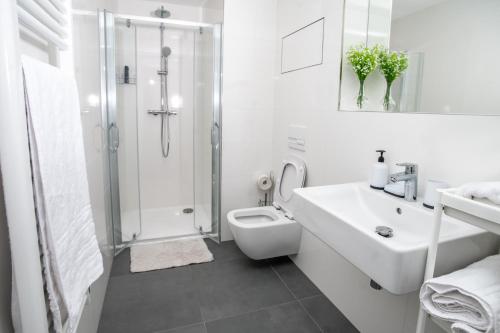FREE PARKING- Newly built Apartment, Прага (фото 5)