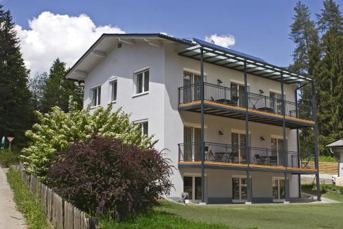 Foto 1: Apartmenthaus Nina