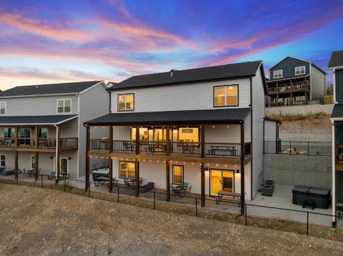 Summer Breeze home, Branson