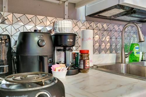 Cozy Brandon Vacation Rental with Shared Pool! in Brandon, USA