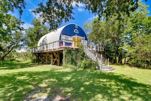 Charming Bay St Louis Home Deck, on Canal!