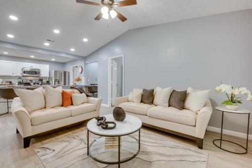 Atlanta Home with Gas Fireplace - 3 Mi to Airport! in College Park, USA